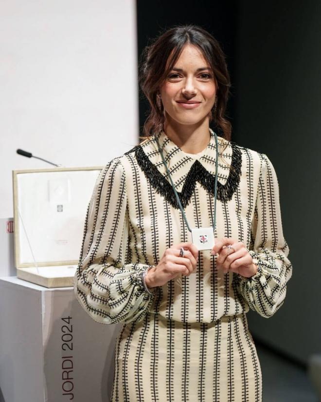 Aitana con la Creu de Sant Jordi (FC Barcelona)