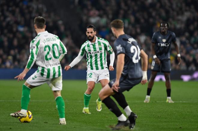 Isco Alarcón y Gio Lo Celso, en el Betis-Rayo (Foto: Kiko Hurtado).