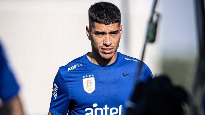 Lucas Olaza, durante un entrenamiento de Uruguay (Foto: Cordon Press).