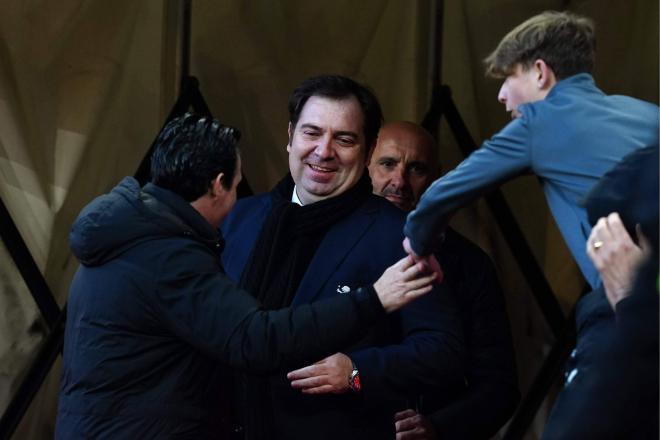 Unai Emery, Damián Vidagany y Monchi, en un partido del Aston Villa (Foto: Cordon Press).