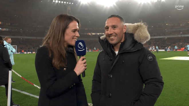 Santi Cazorla en el Emirates. (Foto: Amazon Prime)