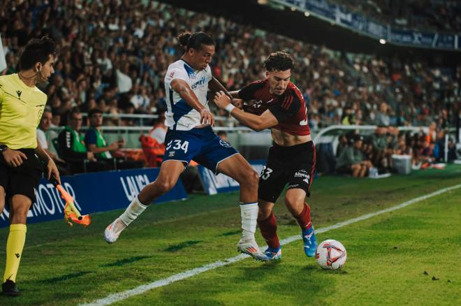 Yanis en un partido con el Tenerife (foto: Yanis Senhadji).