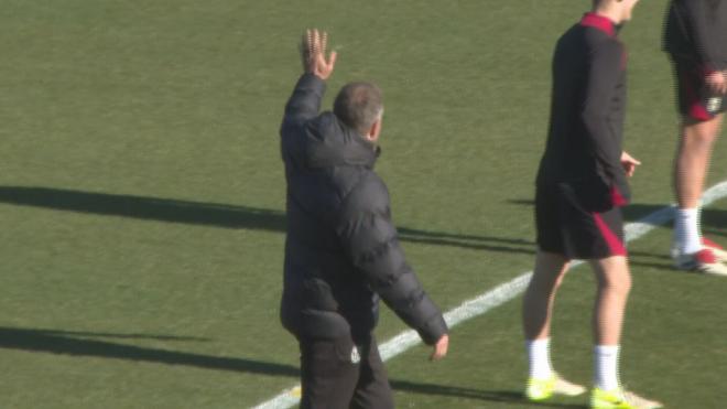 Hansi Flick durante el entrenamiento a puerta abierta del FC Barcelona.