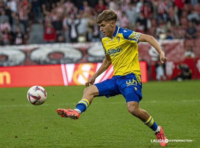 José Antonio de la Rosa en un partido con el Cádiz CF (Foto: LALIGA).