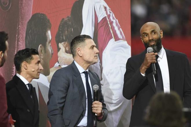 Kanouté y Palop, en el homenaje a Jesús Navas (Foto: Kiko Hurtado).