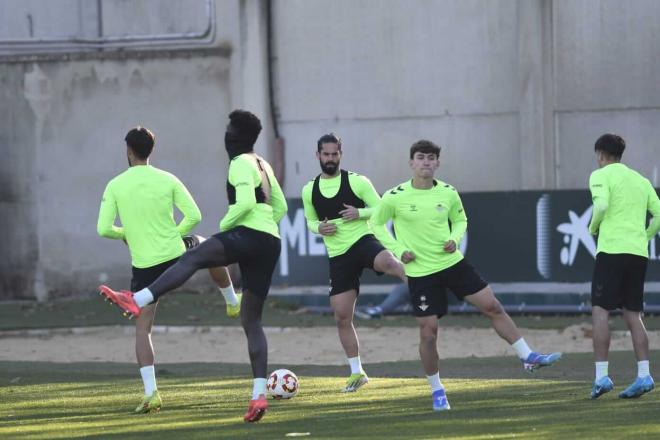 Isco y Mateo Flores, en la sesión de este lunes (Foto: Kiko Hurtado)