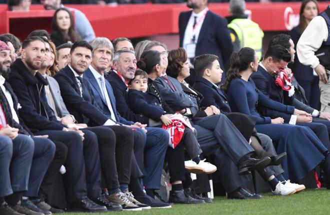 Jesús Navas, entre lágrimas, en su despedida (Foto: Kiko Hurtado).