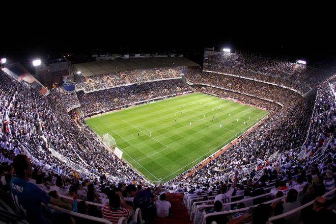 Mestalla de noche