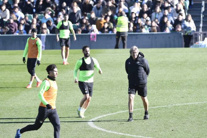 Isco Alarcón y Manuel Pellegrini, en la sesión del Betis a puertas abiertas (Foto: Kiko Hurtado).