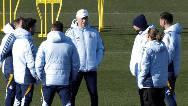 Carlo Ancelotti entrenando (Foto: EFE)