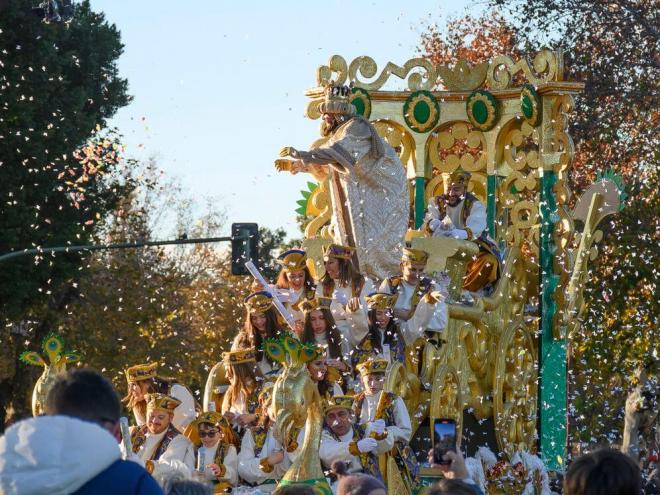 La Cabalgata de Reyes Magos en Sevilla en 2024 (Foto: EFE).