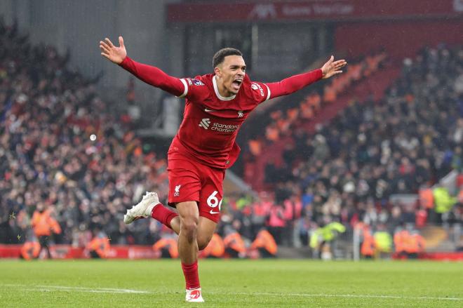 Trent Alexander-Arnold celebra un gol con el Liverpool en Anfield (Cordon Press)