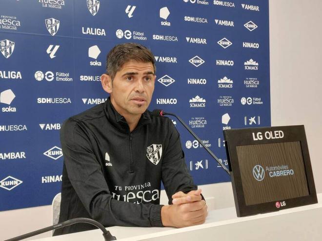 Antonio Hidalgo, entrenador de la SD Huesca (foto: EFE).