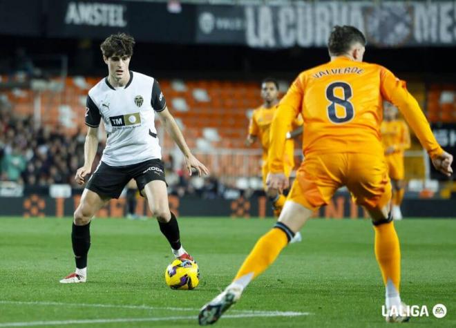 Javi Guerra, ante el Real Madrid (Foto: LALIGA).