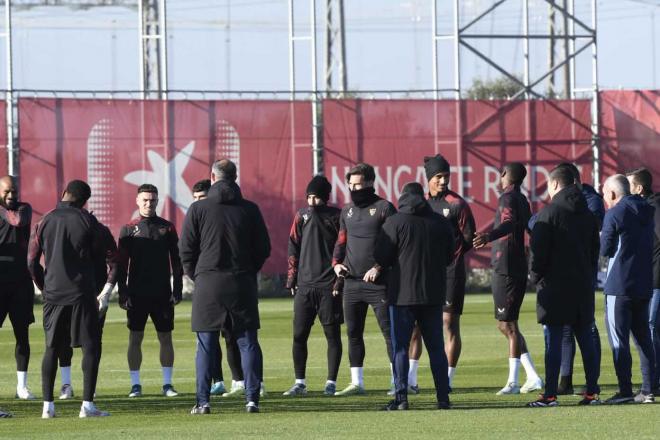 Jesús Navas e Isaac Romero, en la sesión del Sevilla este jueves (Foto: Kiko Hurtado).