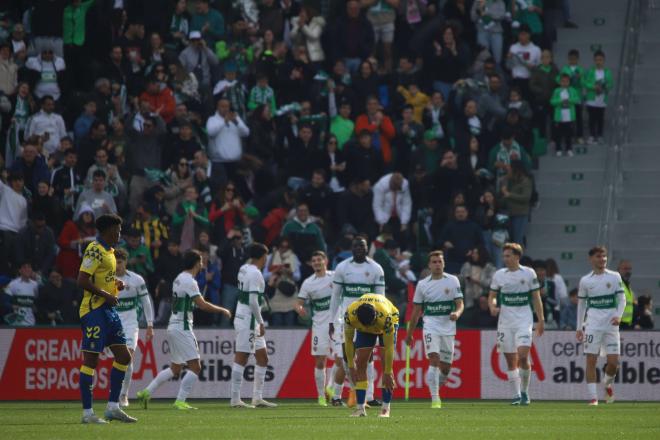 Los jugadores del Elche celebran un gol ante Las Palmas (Foto: Cordon Press).