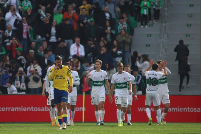 Los jugadores del Elche celebran un gol ante Las Palmas (Foto: Cordon Press).