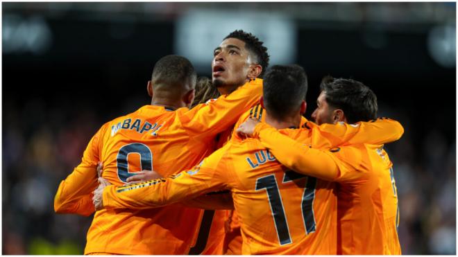 El Real Madrid en Mestalla. (Foto: Europa Press)