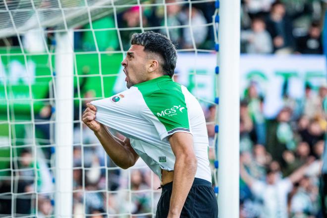 Arana celebra el 2-1 del Racing de Santander (Foto: Racing Club).