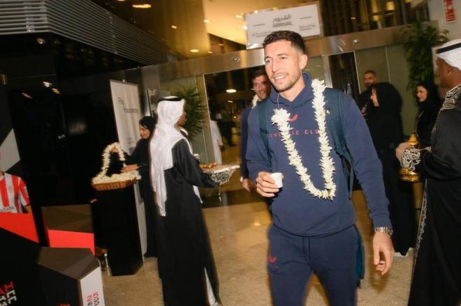 El capitán Oscar de Marcos era recibido así en Arabia Saudí por la disputa de la Supercopa ante el FC Barcelona (Foto: Athletic Club).