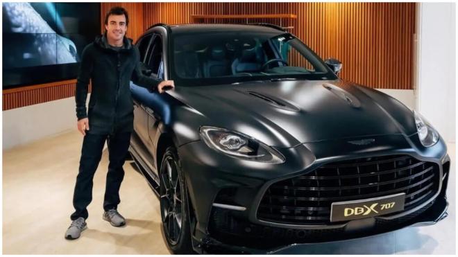 Fernando Alonso y su Aston Martin DBX 707