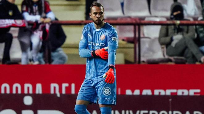 Pau López, durante el Logroñés-Girona de Copa (Foto: EFE).