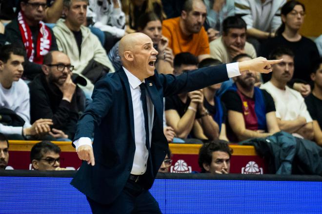 Joan Peñarroya en el Bàsquet Girona - Barça (Foto: EFE)