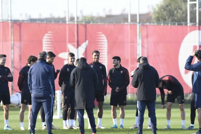 Imagen del entrenamiento del Sevilla FC (foto: Kiko Hurtado).