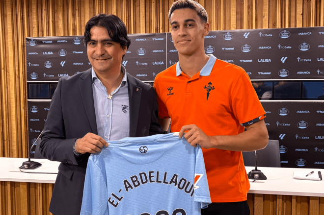 Jones El-Abdellaoui en su presentación con el Celta (Foto: ElDesmarque).