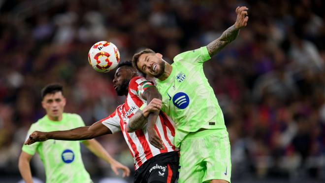 Iñaki Williams e Iñigo Martínez luchan por el balón en la Supercopa (Foto: Athletic Club).