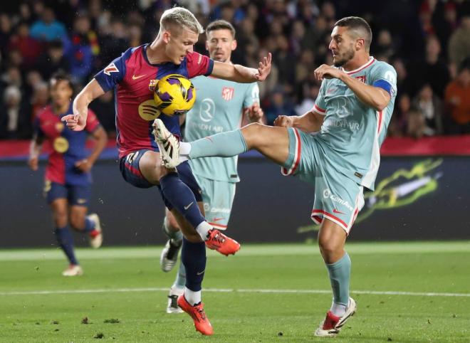 Dani Olmo y Koke, en el FC Barcelona - Atlético de Madrid (Foto: CordonPress).