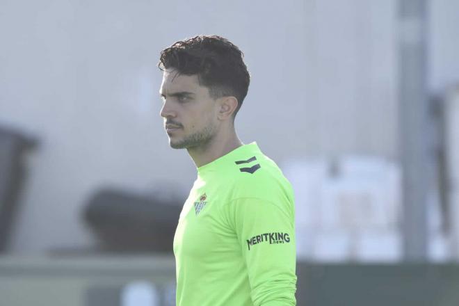 Marc Bartra, en el entrenamiento de este jueves (Foto: Kiko Hurtado).