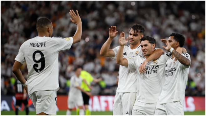 Mbappé, Asencio, Brahim y Rodrygo celebran el segundo gol del Real Madrid (EFE).