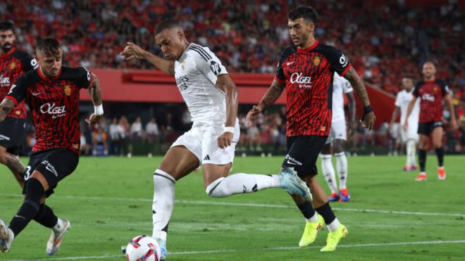 Pablo Maffeo y Mbappé volverán a enfrentarse en el Real Madrid-Mallorca de la Supercopa (Cordon P