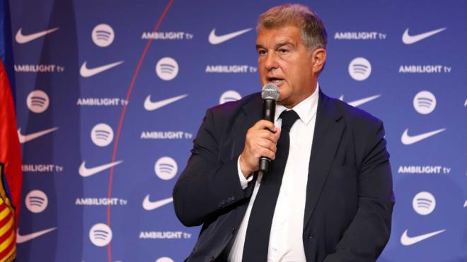 Joan Laporta en la presentación de Hansi Flick como entrenador del Barça (Foto: Europa Press)