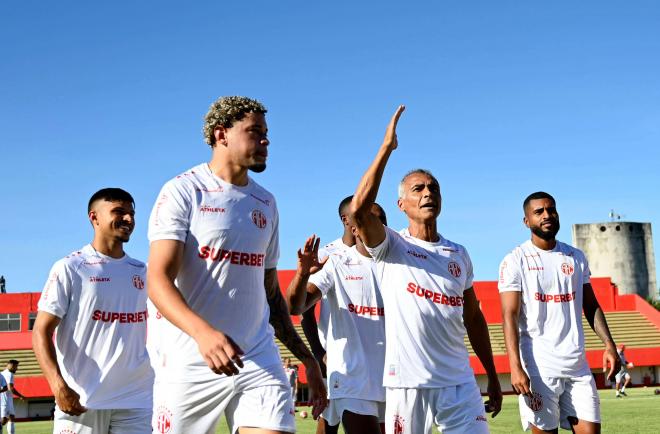 Romario, durante un entrenamiento con el América RJ (Foto: Cordon Press).