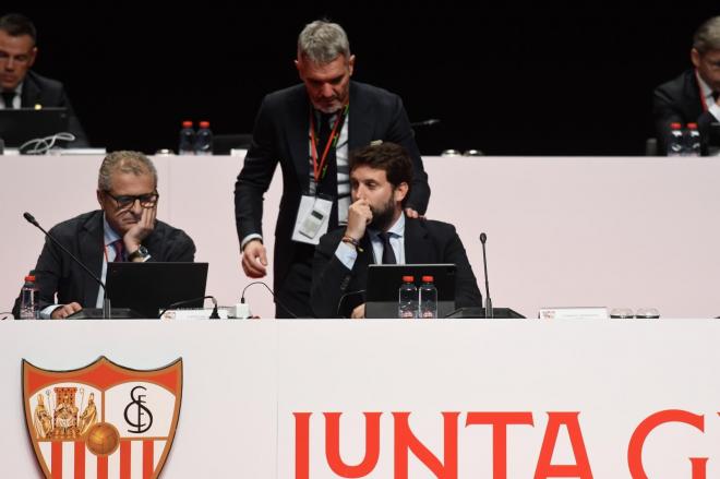 Enrique de la Cerda y Fernando Carrión, en la Junta del Sevilla 2024 (Foto: Kiko Hurtado).