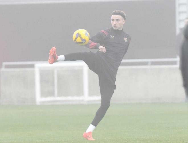 Rubén Vargas en un entrenamiento del Sevilla FC (foto: Kiko Hurtado).