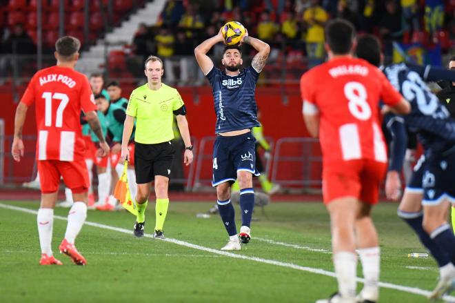 Cristian Glauder, en el partido de Almería (Foto: Cádiz CF).