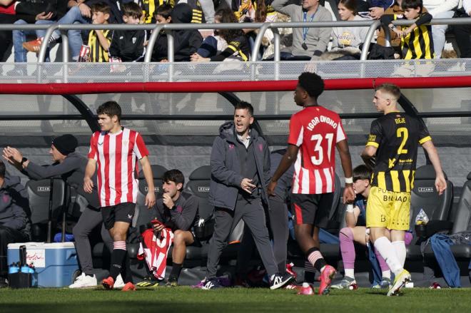 Jokin Aranbarri, en un derbi ante el Barakaldo CF en Lezama (Foto: Athletic Club).