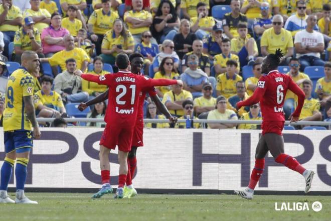 El Getafe celebrando el gol de Coba en Las Palmas (Foto: LALIGA).