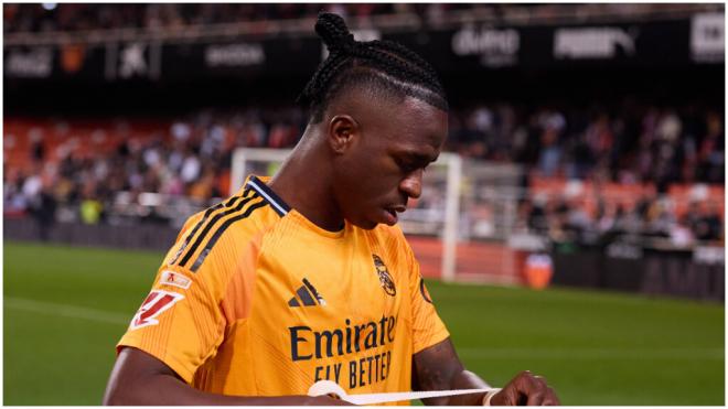 Vinícius Júnior durante el partido en Mestalla. (Foto: Cordon Press)