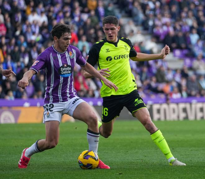 Sergi Altimira, contra el Valladolid (Foto: Cordonpress)