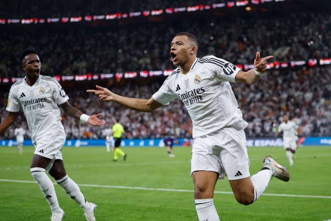 Kylian Mbappé celebrando su gol ante el Barça en la Supercopa (Foto: EFE)