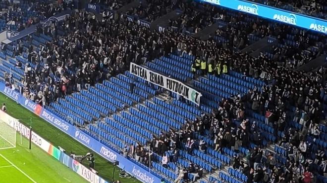 Pancarta en el Real Sociedad-Villarreal. (Foto: ElDesmarque)