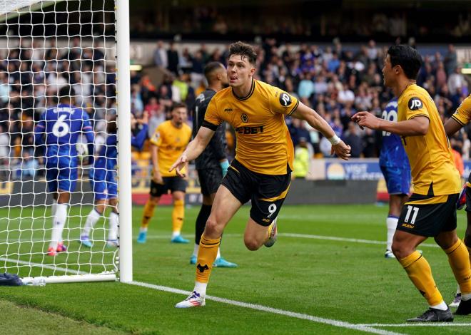 Strand Larsen celebrando un gol con los Wolves (Foto: Cordon Press).