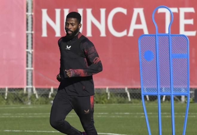 Kelechi Iheanacho, en un entrenamiento (Foto: Kiko Hurtado).