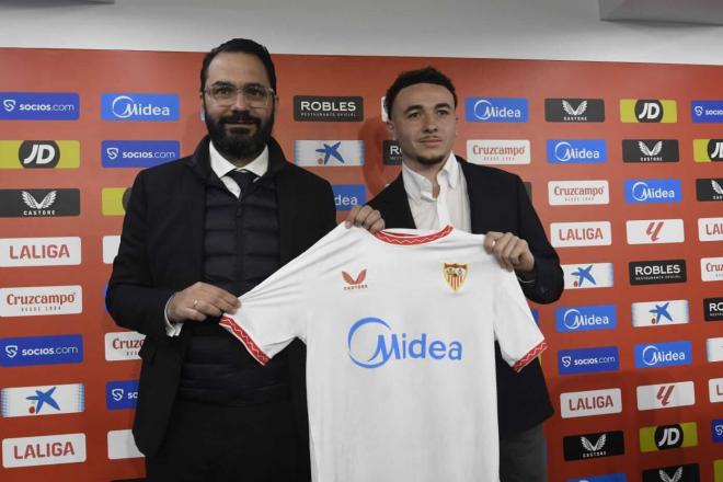 Víctor Orta y Rubén Vargas, en sala de prensa (Foto: Kiko Hurtado).