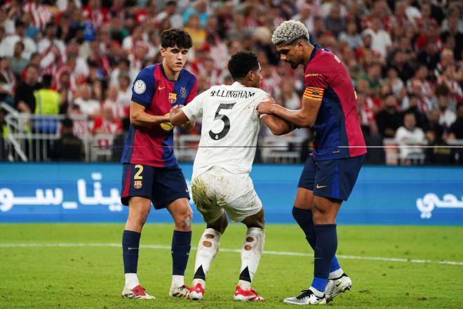 Ronald Araujo contra el Real Madrid (Cordon Press)