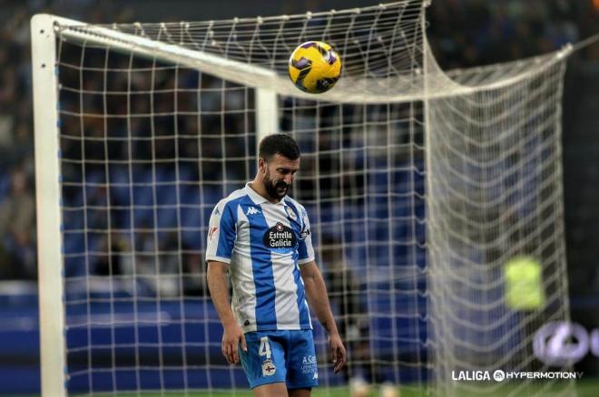 Pablo Martínez en un partido con el Deportivo de la Coruña (Foto: LALIGA).